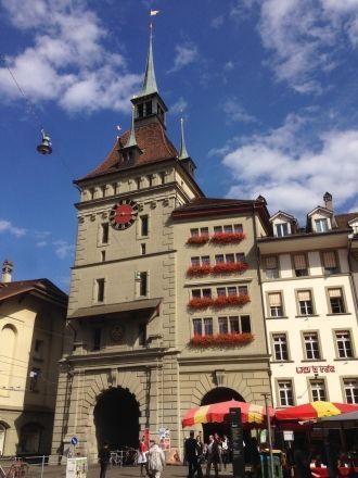 В 1903 и 1933 годах обновлялся западный 