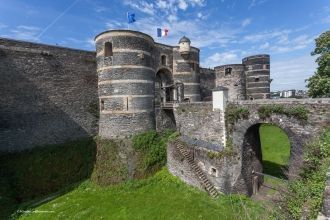 При его правлении вокруг фортификационно