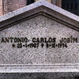 Могила Антонио Карлос Жобим. Бразильский