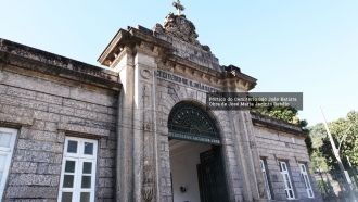 Главный вход на кладбище Сао Жоао Батишт