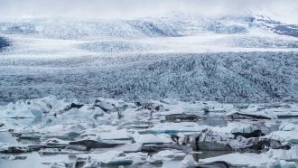 По своей площади национальный парк Ватна
