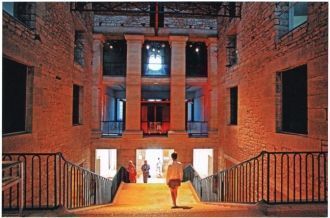 Выставочный зал. «Красота, заключенная в