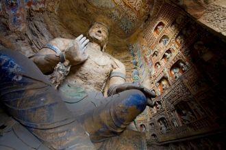 Гроты с 19 по 23 называются «окрашенными