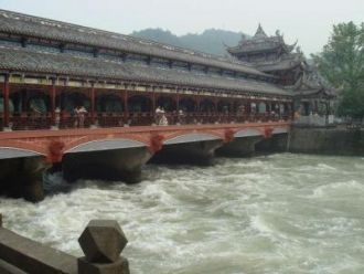 Комплекс сооружений Дуцзянъянь – блестящ