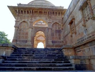 Ученые насчитали 5 мечетей, среди которы