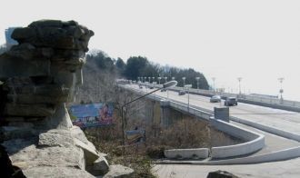 В ходе реставрационных работ был уложен 