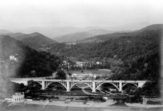 Эскиз моста лично утверждал И.В. Сталин.