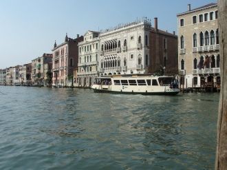 С 1927 года во дворце Ка`д`Оро  размещен