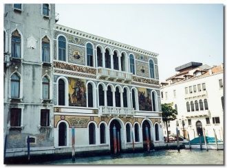 В наше время Палаццо Барбариго  владеет 