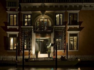 В 20-е гг XX в.Палаццо Барбариго было шт