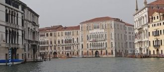 Дворец был построен в 1452-м году по про