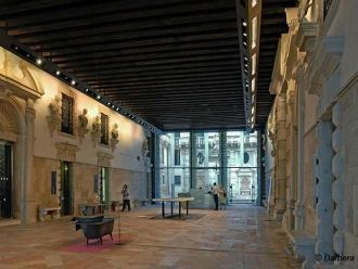 Была в палаццо и фреска самого маэстро Т