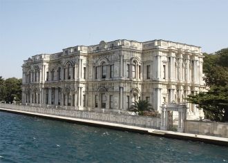 Внутреннее убранство соответствует тому 