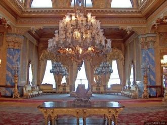 Дворец Бейлербей - одна из многочисленны