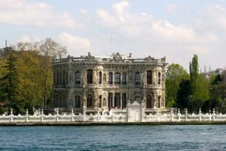 Дворец Бейлербей