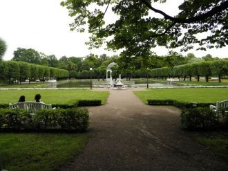 Сетчатые проходы и деревянная колоннада 