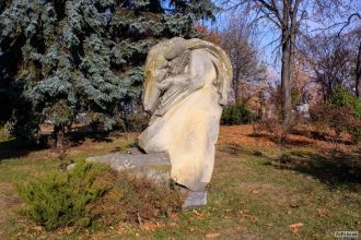 Приблизительно в это время здесь заклады