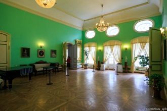 В 1960-е на пепелище Хмелиты попадает Пе