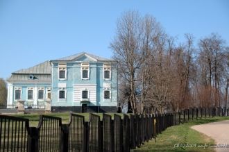 Все началось с возведения крыши над разв