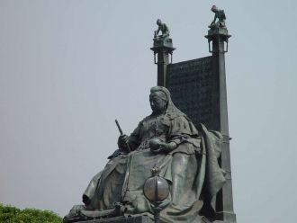 Мемориал Виктории. Бронзовая статуя.