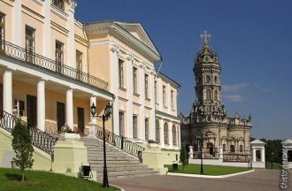 Некогда в Гербовый зал вела роскошная ле