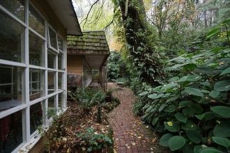 Площадь этого уникального сада — всего ч