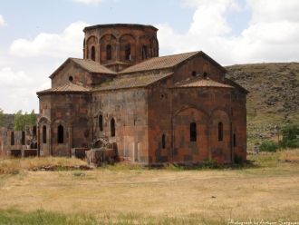 Со временем поселение росло и к V-VII в.