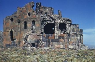 Талинский храм характеризуется богатым д