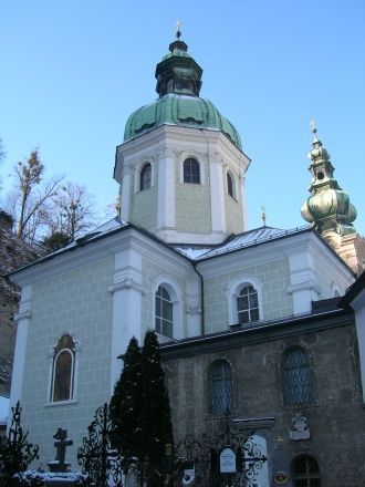 Собор св. Петра достраивался в эпоху бар