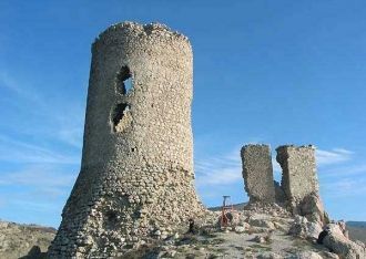 На северо-восточной стороне горы они пос