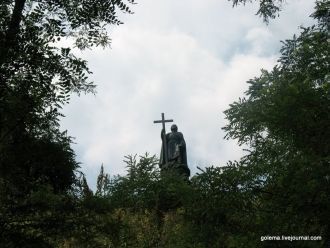 Еще одна угроза существованию памятнику 