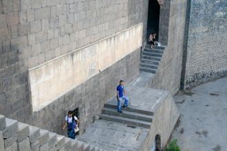 На стенах крепости  сохранились клинопис