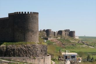 В крепости сохранилось очень много башен