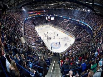 Один из хоккейных матчей в Глобен-Арене.