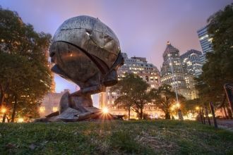 В северной части парка можно увидеть «Сф