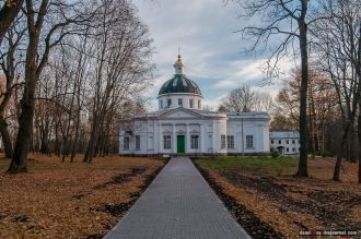 Казанская церковь. Она была также спроек