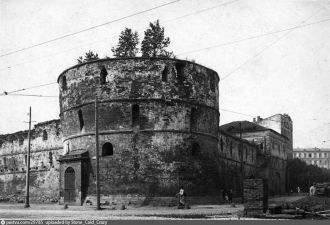 Наугольная башня до реставрации 1926 год