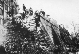 Снос Китайгородской стены. В 1934 г. бол