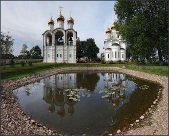 Место, где вырос новый, поначалу деревян