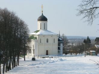 Уникальность месту, где возвышается храм