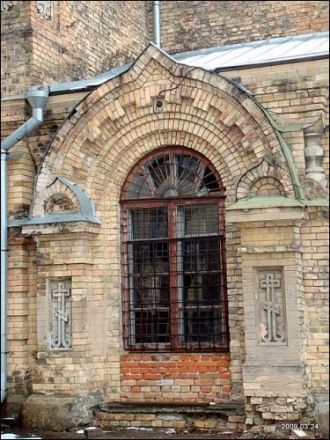 Окно Церкви Святого Александра Невского.