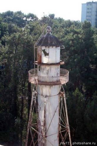 Верхушка маяка Пицунды.