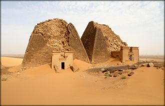 Южное кладбище объединяет 9 пирамид, Сев