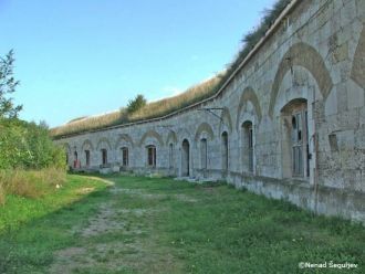 В ходе многочисленных воин и сражений, б