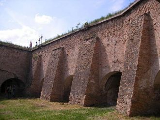 Интересная деталь – у города Комарно, ко