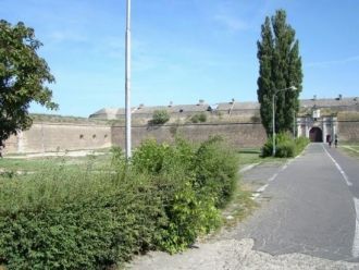 Выгодное место, защищённое с двух сторон