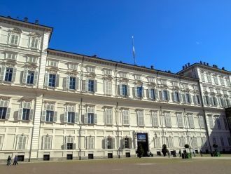 Во дворце можно увидеть большое количест