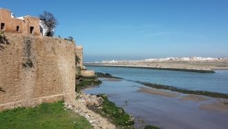 Вид на стены Касбы из кафе.