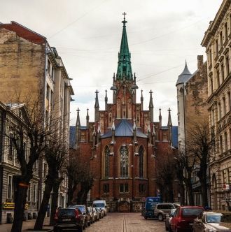 Первый камень церкви был заложен 27 июня