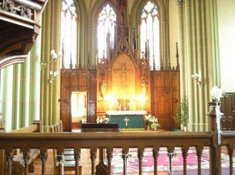 В 1912-ом году алтарную роспись в алтарн